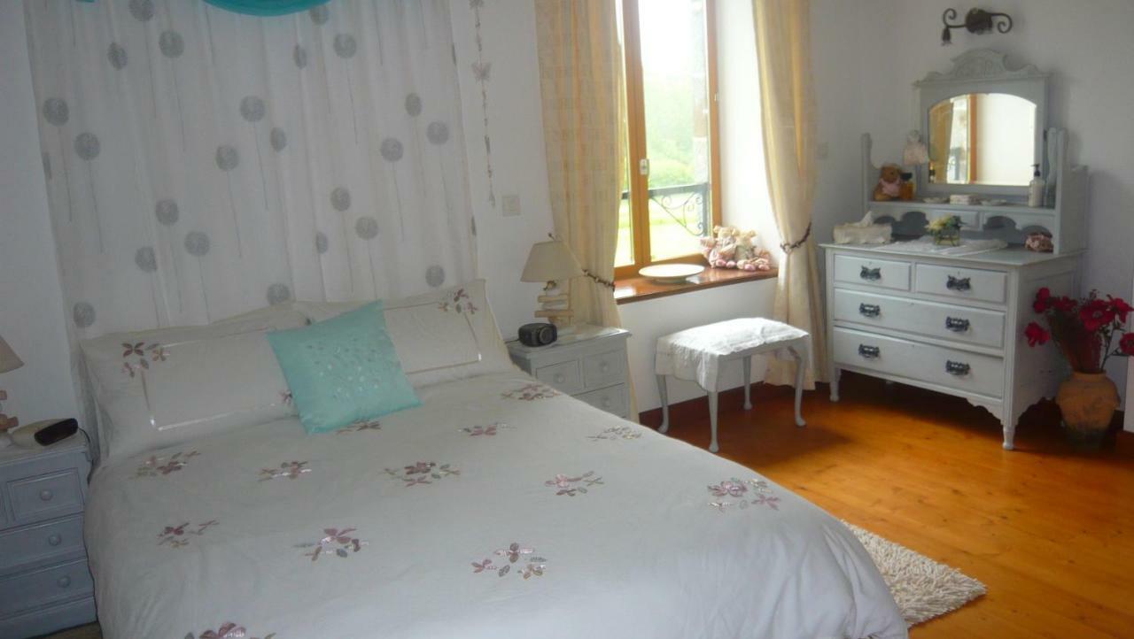 Le Rocher B&B Yvrandes Экстерьер фото